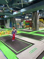 -反弹蹦床公园·亲子乐园·团建·派对(尚品奥莱店)