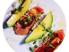 地中海套餐－煎蓝鳍金枪鱼配牛油果-福楼法餐厅FLO