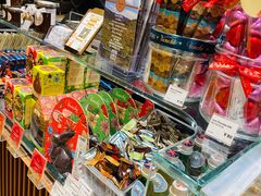 零售区-VENCHI 闻绮(上海佛罗伦萨小镇店)