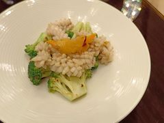 西蓝花炒鲜鱿-皇冠假日酒店-御皇轩中餐厅
