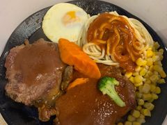 -汤姆家的牛排意面披萨(新城市广场店)