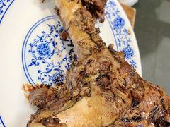 -老天桥酱肉烧饼夹肘子(天桥店)