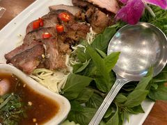 -Chom Cafe and Restaurant