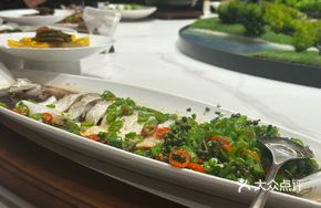 Steamed Whitebait with Green Pepper Sauce