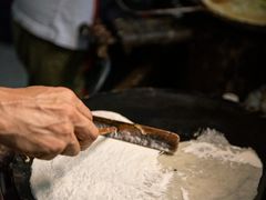 -正宗杂粮煎饼香软鸡蛋饼