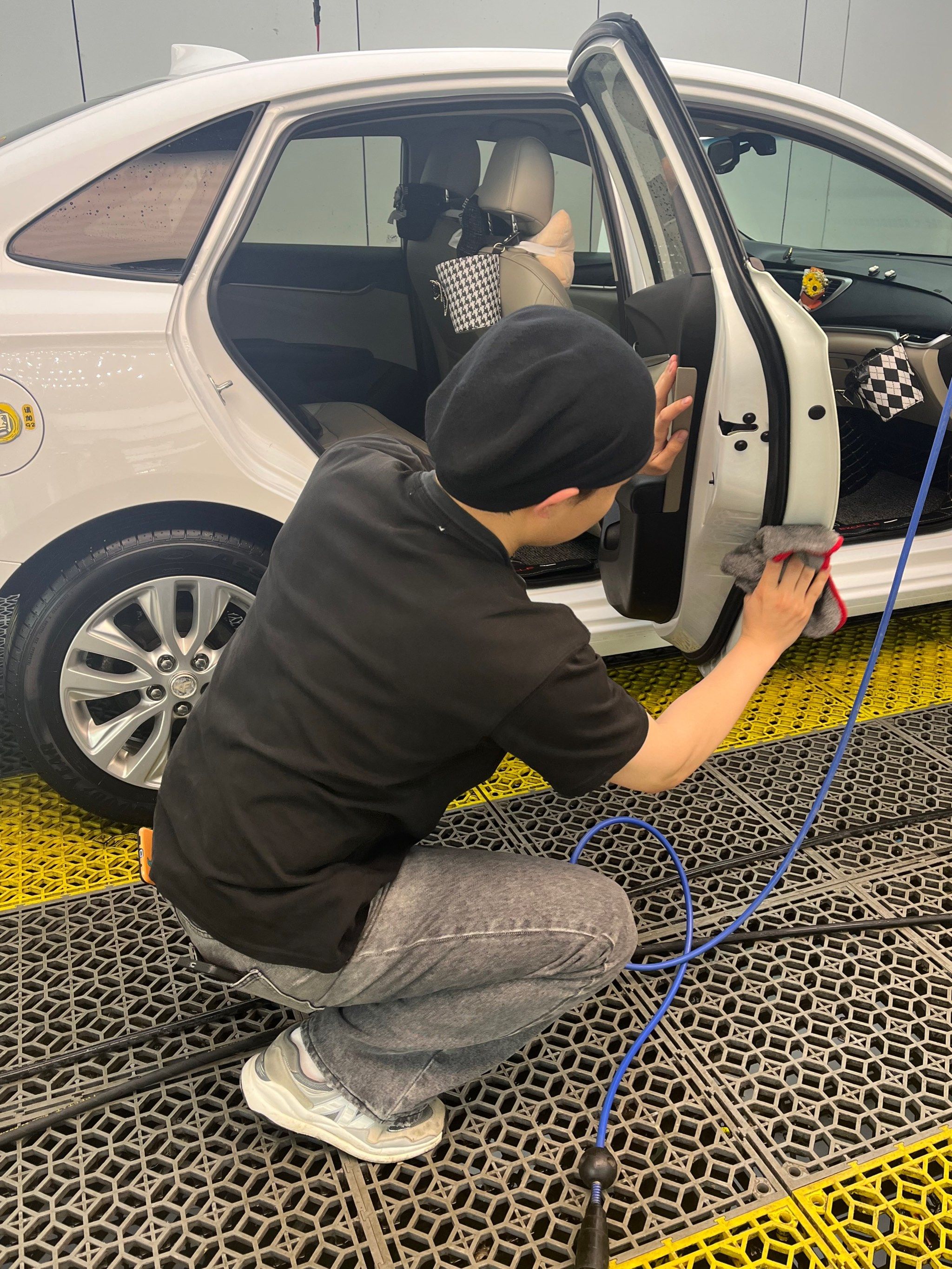 百般忙碌的日子里也得好好洗车呦