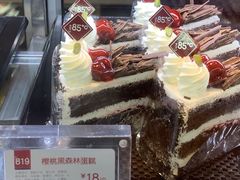 樱桃黑森林蛋糕-85度C(福州马尾君竹2店)