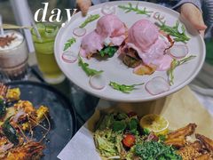 粉粉的班尼迪克蛋-CHILLAX轻乐时(侨建·Hi City店)
