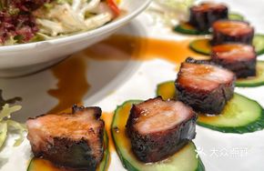 Black Gold Barbecue Pork with Mixed Salad