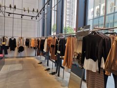 店内环境-URBAN REVIVO(深圳华润万象天地店)
