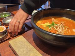 -银米·云南传统过桥米线(双廊黑金冠店)