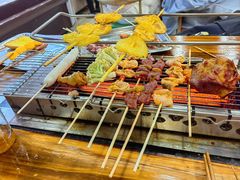 -哈尔滨小酒馆·鲜肉现穿自助烧烤(康新花园店)