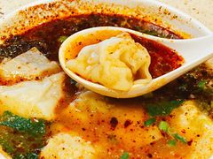 红油虾仁抄手-红柳枝滩羊烧烤·银川非遗