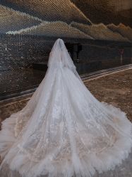 -艾米丽婚纱礼服