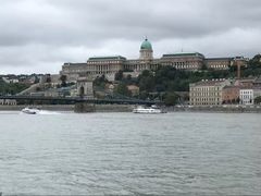 -多瑙河畔鞋履雕塑