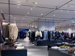 -URBAN REVIVO(欢乐海岸购物中心店)