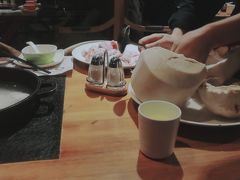 -洪氏嗨捞·广东猪肚鸡·椰子鸡火锅(西咸万象城店)