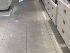 -J-Optical佳视明眼镜·蔡司视觉(青岛金茂览秀城店)
