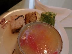-丝路天山酒店(国际大巴扎店)