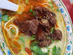 红烧牛腩-金杨拉面王小吃面馆·牛三宝面·红烧牛肉粉