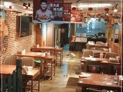 大堂-三个大叔烤羊肉串·歌手驻唱·碳烤鲜肉(西三旗店)