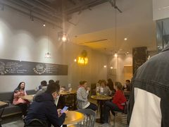 大堂-HELLO 27 意面·沙拉·帕尼尼