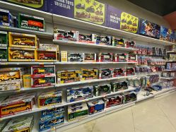 -卡通派潮品玩具折扣仓(青岛新城吾悦广场店)