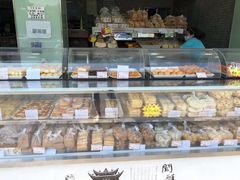 面包甜点陈列柜-闻酥园(水碾河路店)