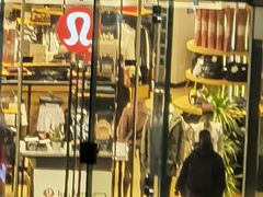 -lululemon(上海浦东IFC店)