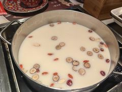 -尚尚仙·酸汤猪手·猪肚鸡火锅(华联万柳购物中心店)