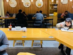 大堂-小桃园·豆浆油条(复兴中路店)