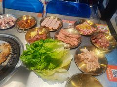 -哈哈碳都·牛肋条无限自助烤肉(台江万达店)