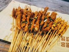 -老街烧烤大排档·地道湖北菜·龙虾馆(汉口火车站店)