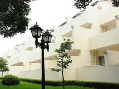 场地-上海银珠苑度假村-地面停车场