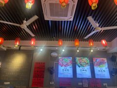 -爆炸头阿姨小四川正宗川味小吃(无任何分店)