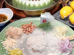 -得意咚瓜·顺德鱼生·冬瓜火锅(深圳首店)