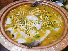 -老滇山寨•云南特色菜•地方菜•民族风情歌舞表演(金碧店)