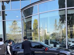 -上海星瀚奔驰4S店(红柳路店)