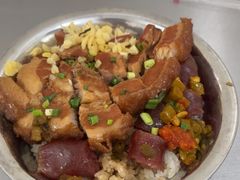-梁阿婆廿年老牌扣肉糯米饭