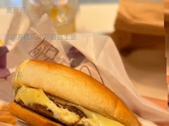 浓浓高达芝士双层吉士堡-麦当劳(朝阳路得来速店)