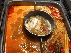 -老牌坊云南鱼豆花火锅(嵩山店)