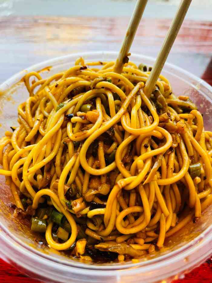 加油热干面(万寿路店)-"96发现了一家新开不久的小店97加油热干.