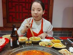 -宽板凳老灶火锅(台湾街店)