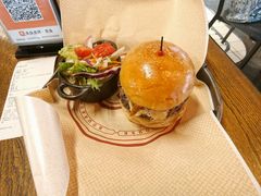 -BOURBON 玻本美式餐厅酒吧(虹桥新天地店)