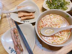 猪肘汤面-亮亮面馆(经六路店)