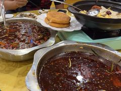 -乡土特色.冷锅鱼.牦牛肉汤锅