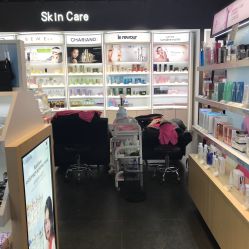 -唐三彩智能美妆体验馆