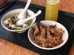 -松树干拌面店