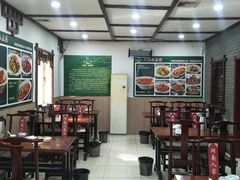 -湖南人家湘菜馆(镇江路店)