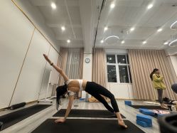 -亚太瑜伽普拉提学院